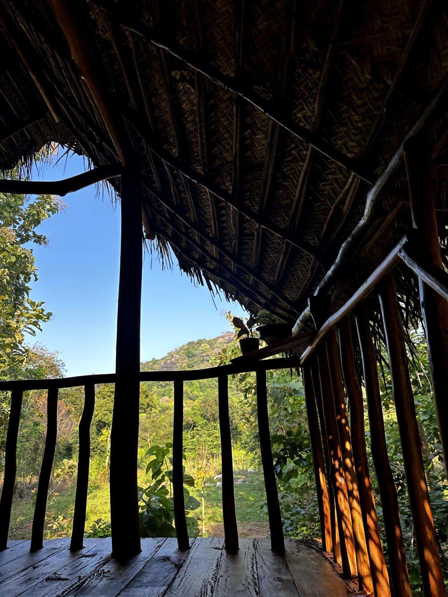 Pidurangala View Treehouse Apartment Сигирия Екстериор снимка